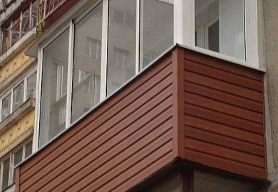 Внешняя отделка балкона сайдингом