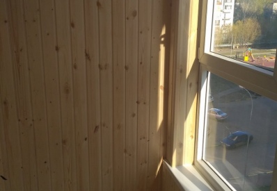 Внутренняя отделка балкона деревом