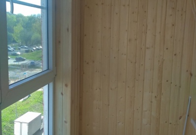 Внутренняя отделка балкона деревом