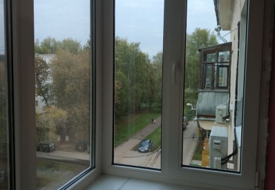 Остекление балкона с внутренней отделкой евровагонкой