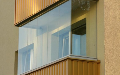 Безрамное остекление балкона